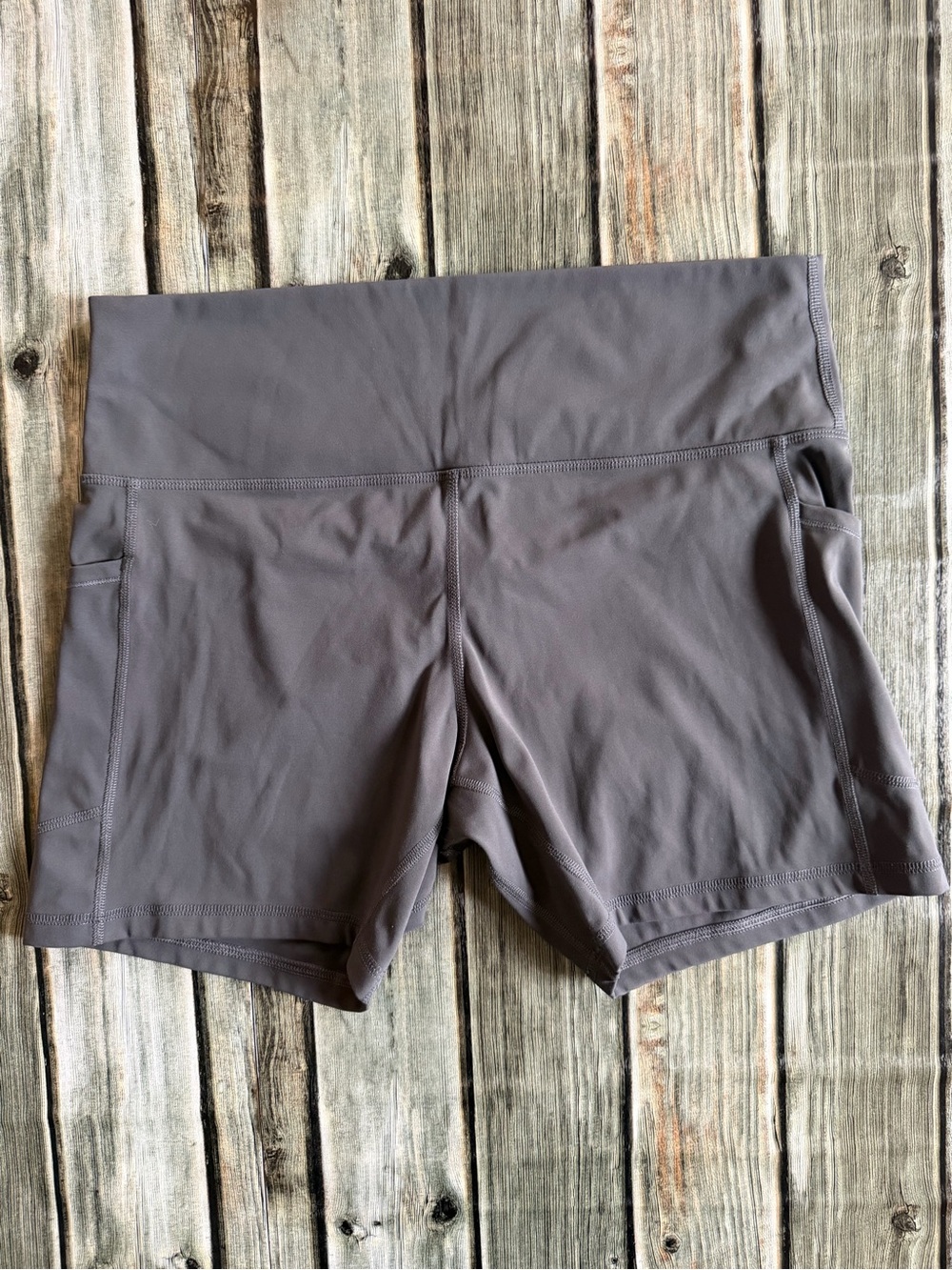 High-Rise Performance Bike Shorts in Mauve Gray
